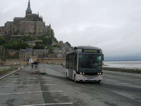 Staff shuttle / Navette des employes